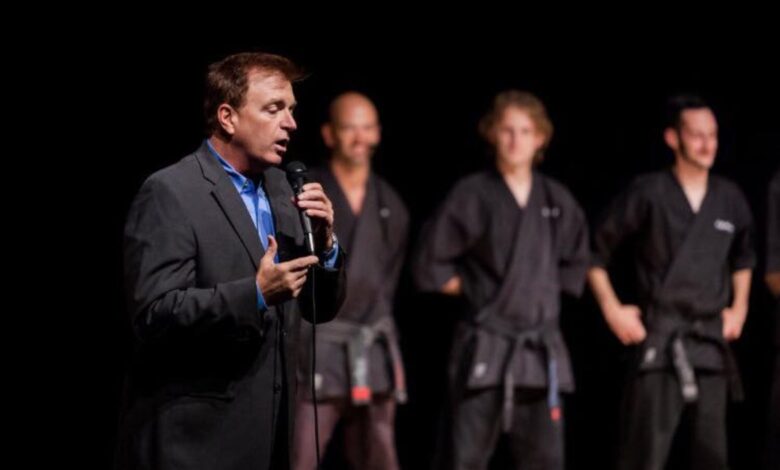 Grand Master Stephen Oliver presenting at a NAPMA Extreme Success Academy event